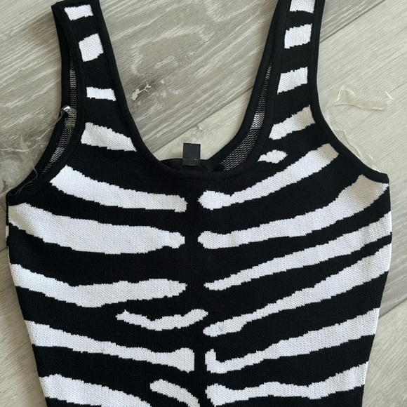 Beautiful zebra set medium available - Picture 4 of 5
